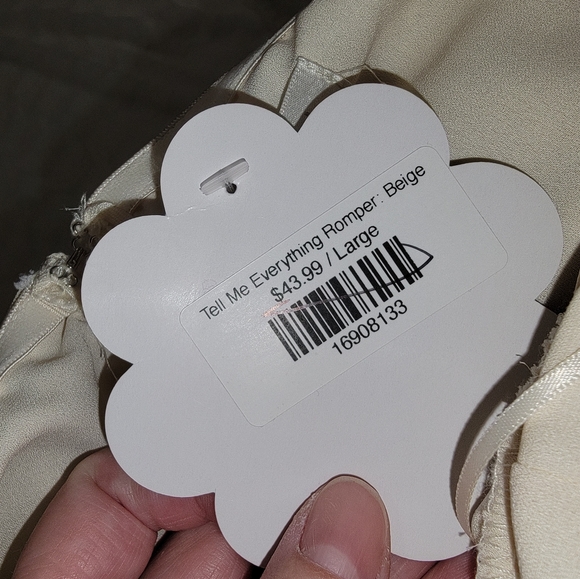 NWT Hope's "Tell me Everything" beige romper - Picture 8 of 8